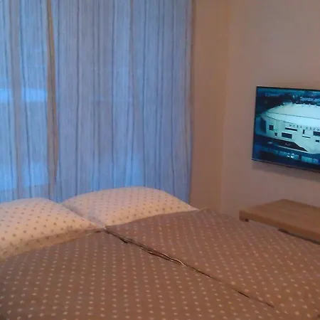 Sunny, Fully Furnished Studio Type With Terrace Plzen Exterior photo