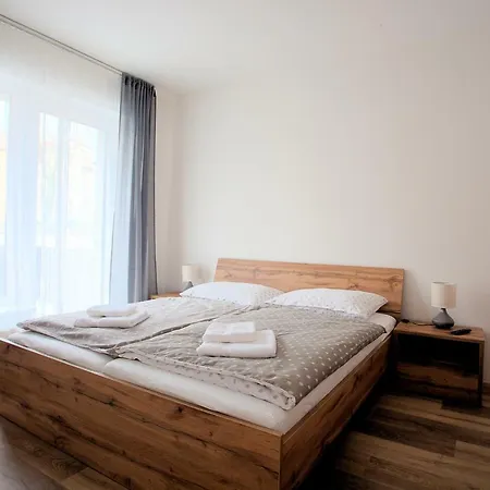Sunny, Fully Furnished Studio Type With Terrace Plzen Exterior photo