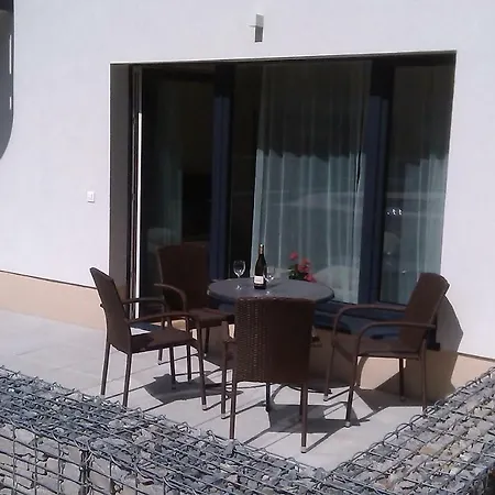 Sunny, Fully Furnished Studio Type With Terrace Plzen Exterior photo