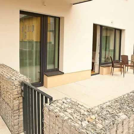 Sunny, Fully Furnished Studio Type With Terrace Plzen Exterior photo