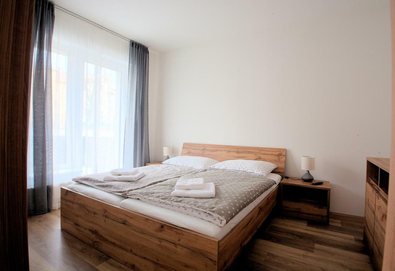 Sunny, Fully Furnished Type With Terrace Apartment Plzen