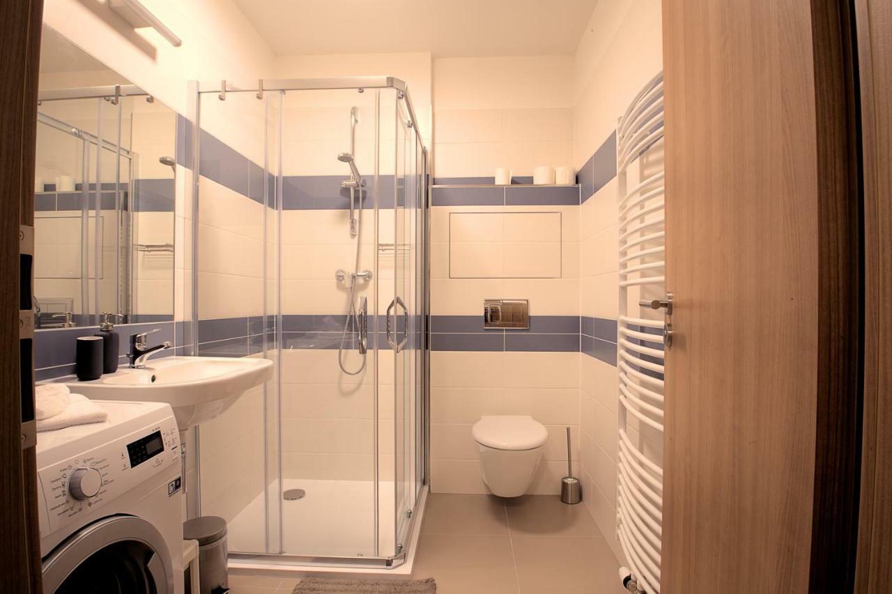 Apartment Sunny, Fully Furnished Type With Terrace *